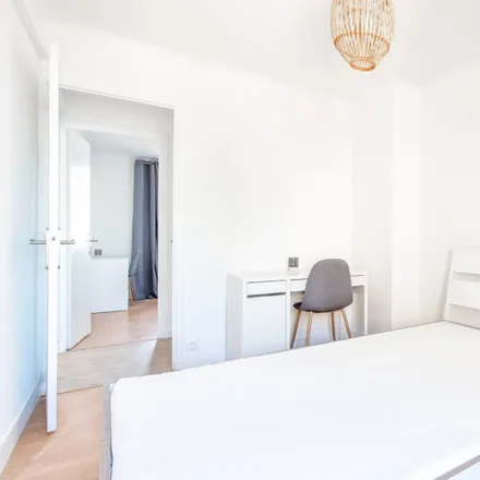 Rent this 4 bed room on 47 Rue cavaignac in 13003 Marseille, France