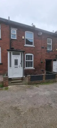 Rent this 2 bed townhouse on Inglewood Road in Chadderton, OL9 9RL