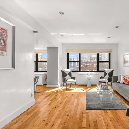 Image 2 - The New Yorker, 1474 3rd Avenue, New York, NY 10028, USA - Condo for sale