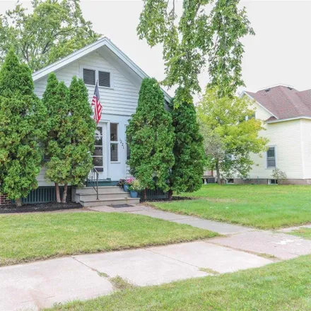 Buy this 2 bed house on 1221 Oak Street in Wisconsin Rapids, WI 54494
