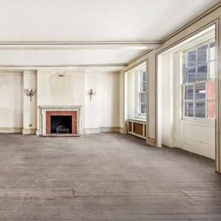 Image 2 - 130 East 67th Street, New York, NY 10065, USA - Apartment for sale