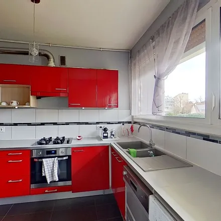 Rent this 2 bed apartment on 178 Avenue Jean Jaurès in 92290 Châtenay-Malabry, France