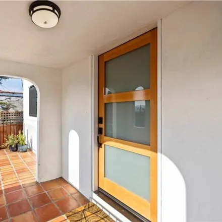 Image 5 - 2327, 2329 West Avenue 33, Los Angeles, CA 90851, USA - House for sale