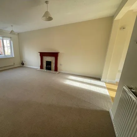 Image 2 - Showell Green, Droitwich Spa, WR9 8UE, United Kingdom - House for rent