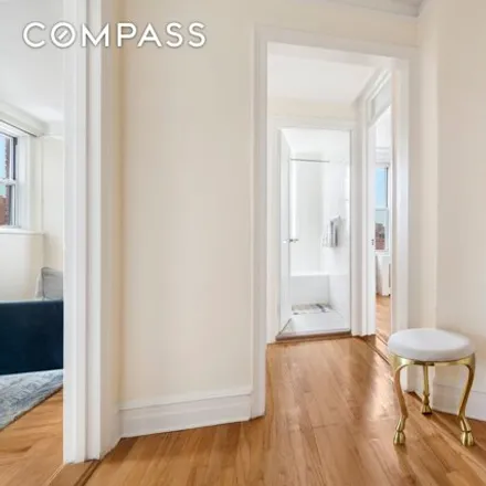 Image 5 - NEST Interiors, 172A 9th Avenue, New York, NY 10011, USA - Apartment for sale
