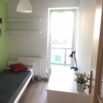 Rent this 6 bed room on Na Uboczu 24 in 02-791 Warsaw, Poland
