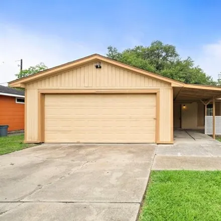 Buy this 3 bed house on 1273 Wright Boulevard in Baytown, TX 77520