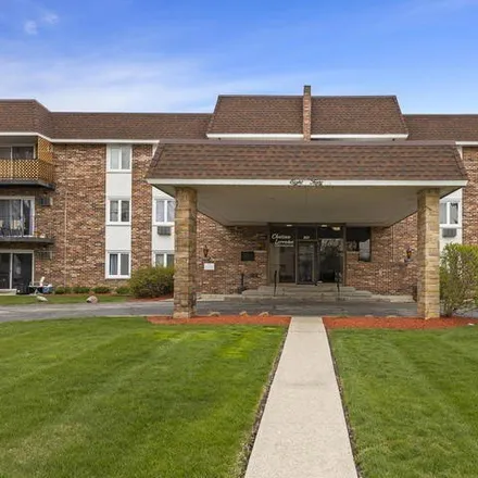 Rent this 1 bed condo on 1757 Pershing Avenue in Wheaton, IL 60189