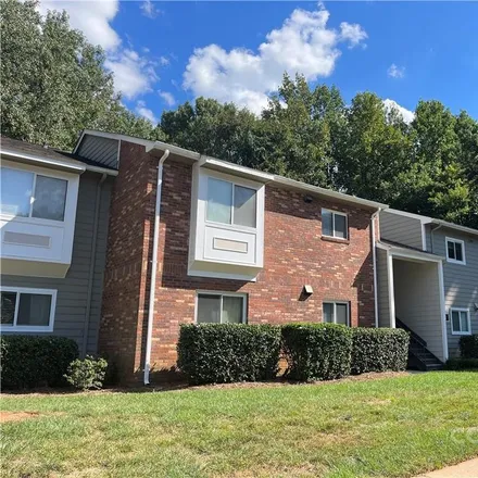 Buy this 2 bed condo on 2901 Heathstead Place in Charlotte, NC 28210