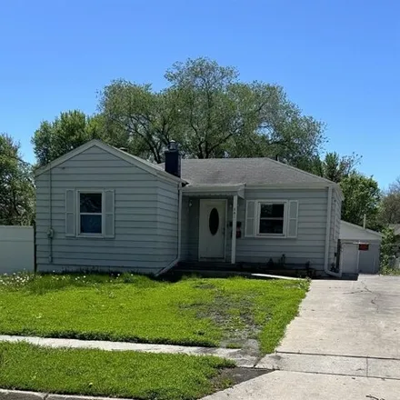 Buy this 2 bed house on 479 East Dunham Avenue in Des Moines, IA 50315