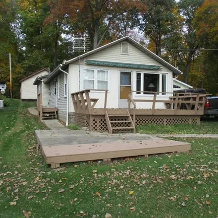 Buy this 2 bed house on 2267 West Long Lake Road in Moonlight, Steuben County