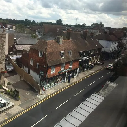 Image 5 - Zizzi, 35-37 London Road, Sevenoaks, TN13 1AR, United Kingdom - Apartment for rent