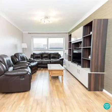 Image 2 - Grassdale View, Sheffield, S12 4LZ, United Kingdom - Apartment for sale