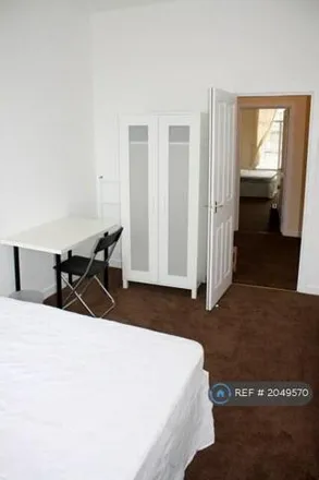 Rent this 4 bed apartment on Flakes Diner in 22-24 King Street, Aberdeen City