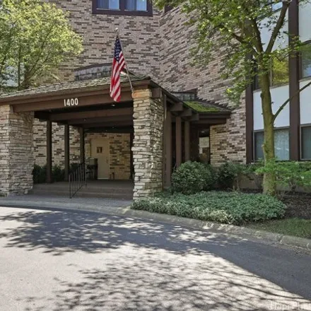 Buy this 3 bed condo on 1429 Yarmouth Place in Mount Prospect, IL 60056