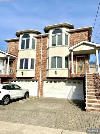 Rent this 3 bed condo on 40 B East Edsall Avenue in Palisades Park, NJ 07650