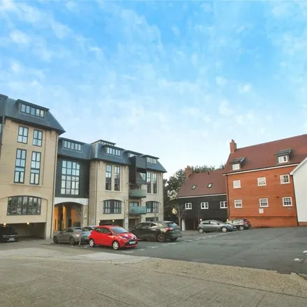 Rent this 2 bed apartment on Maldon Road in Chelmsford, CM2 7DW
