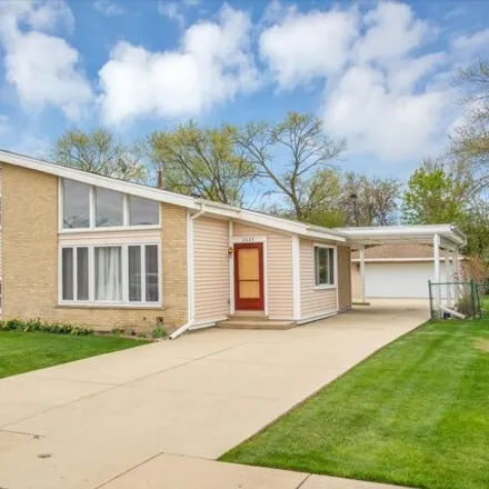 Buy this 3 bed house on 3435 Harris Drive in Northbrook, IL 60062