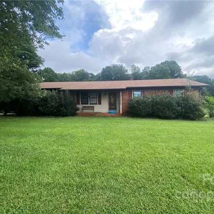 Buy this 3 bed house on 218 Jennings Road in Statesville, NC 28625