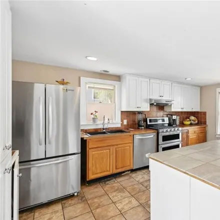 Buy this 3 bed house on 28 Boatheaders Lane North in Northwest Harbor, East Hampton