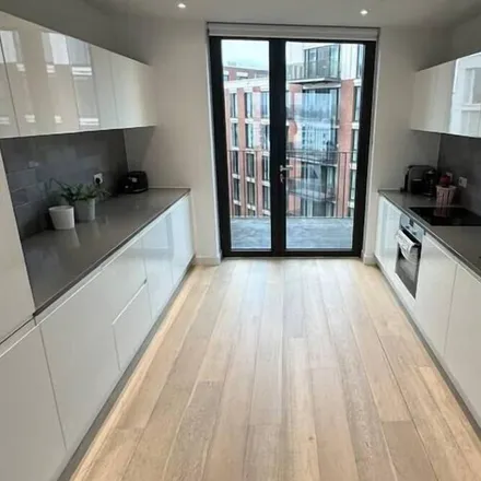 Rent this 3 bed apartment on London in E16 2PG, United Kingdom