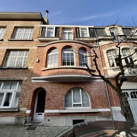 Rent this 4 bed apartment on Avenue Louis Gribaumont - Louis Gribaumontlaan 34 in 1150 Woluwe-Saint-Pierre - Sint-Pieters-Woluwe, Belgium