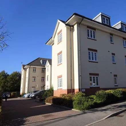 Rent this 3 bed apartment on unnamed road in Westhampnett, PO19 6UN