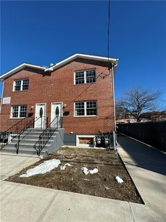 Buy this 6 bed house on 1159 East 223rd Street in New York, NY 10466