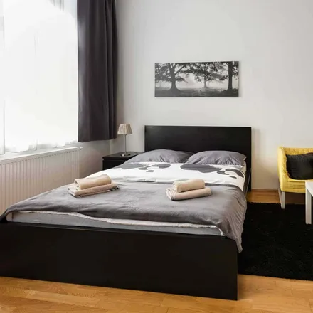 Rent this 1 bed apartment on Währinger Gürtel 4 in 1090 Vienna, Austria