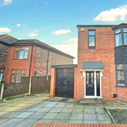 Buy this 3 bed duplex on Mossway in Middleton, M24 1WS