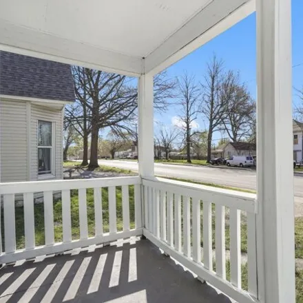 Image 3 - 1135 West Division Street, Springfield, MO 65803, USA - House for sale