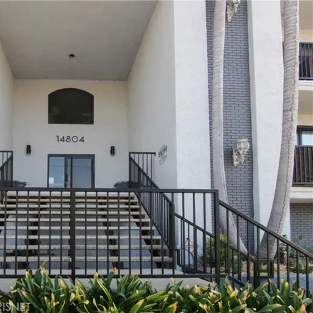 Image 2 - 5199 Willis Avenue, Los Angeles, CA 91403, USA - Condo for sale