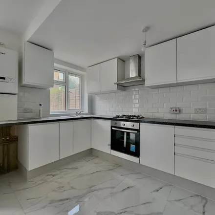Image 2 - Valnay Street, London, SW17 9PD, United Kingdom - Apartment for rent