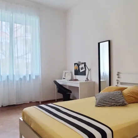 Rent this 5 bed room on Rossi Immobiliare in Viale Coni Zugna, 37