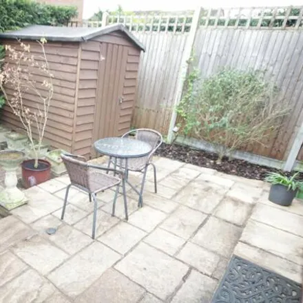 Image 5 - Spackman Close, Thatcham, RG19 3FE, United Kingdom - Townhouse for sale