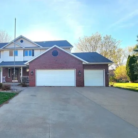 Buy this 5 bed house on 62 Deer Creek Court in Mason City, IA 50401