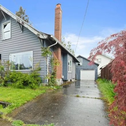 Buy this 3 bed house on 713 Northeast Sumner Street in Portland, OR 97211