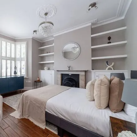 Rent this 5 bed apartment on London in W6 8JF, United Kingdom