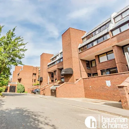 Image 2 - 21-50 Britten Close, London, NW11 7HW, United Kingdom - Apartment for rent