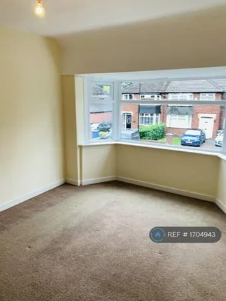 Image 4 - Fulmar Drive, West Timperley, M33 4NH, United Kingdom - Apartment for rent