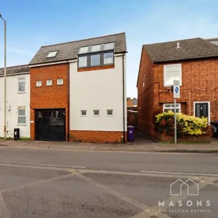 Rent this 2 bed townhouse on Bar 85 in Verulam Road, Hitchin