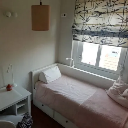 Rent this 1 bed room on Rua Sabino de Sousa in 1900-462 Lisbon, Portugal