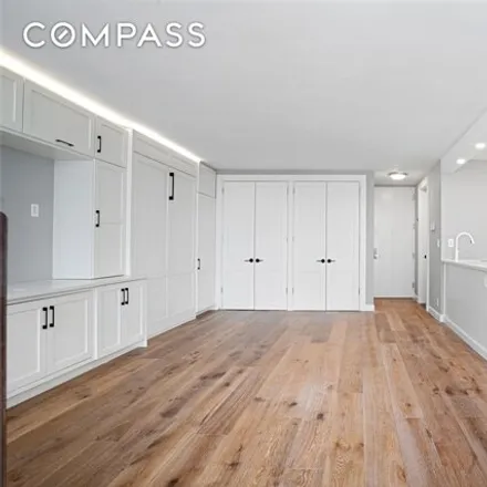 Image 4 - The Alfred, 161 West 61st Street, New York, NY 10023, USA - Condo for sale