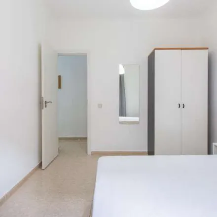 Image 7 - Calle Antonio Vicent, 60, 28019 Madrid, Spain - Apartment for rent