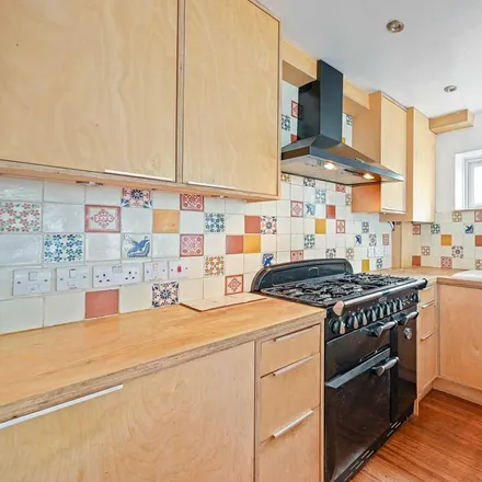 Rent this 4 bed apartment on Farmers Road in London, SE5 0UB