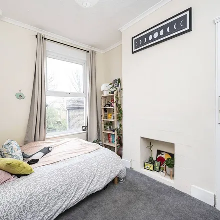 Rent this 4 bed apartment on 119 Glyn Road in Clapton Park, London