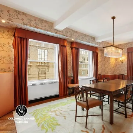 Image 2 - 155 East 72nd Street, New York, NY 10021, USA - Apartment for sale