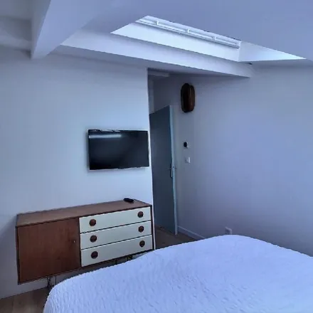 Rent this 3 bed apartment on 60 Rue Amelot in 75011 Paris, France