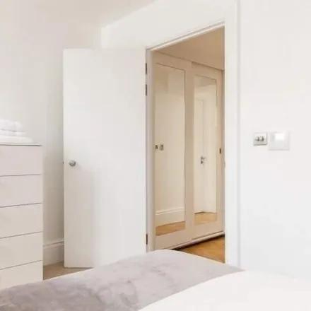 Image 7 - London, W1D 2HH, United Kingdom - Apartment for rent