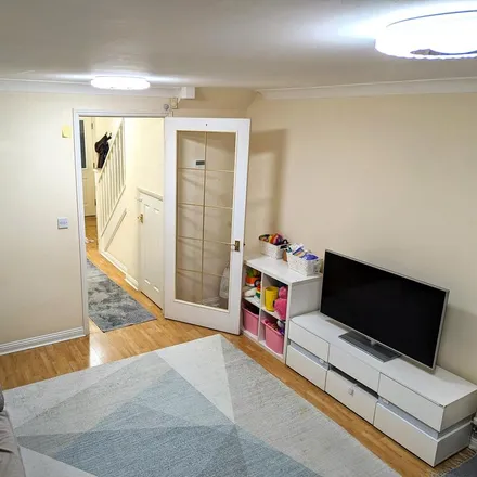 Rent this 2 bed townhouse on Parklands Close in London, IG2 7RD